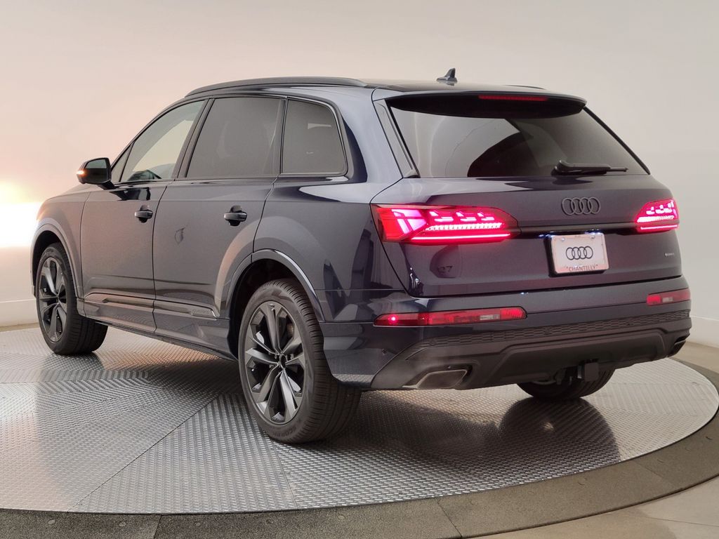 Thumbnail: 2026 Audi Q7 - 4