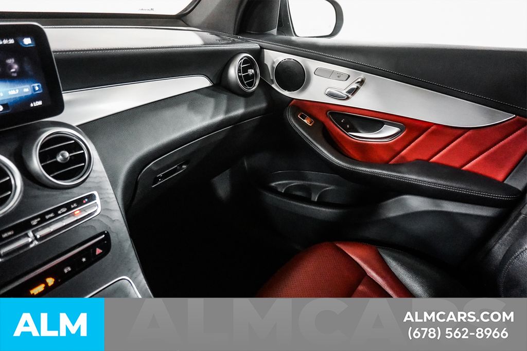 Used 2022 White Mercedes-Benz GLC 300 image 33