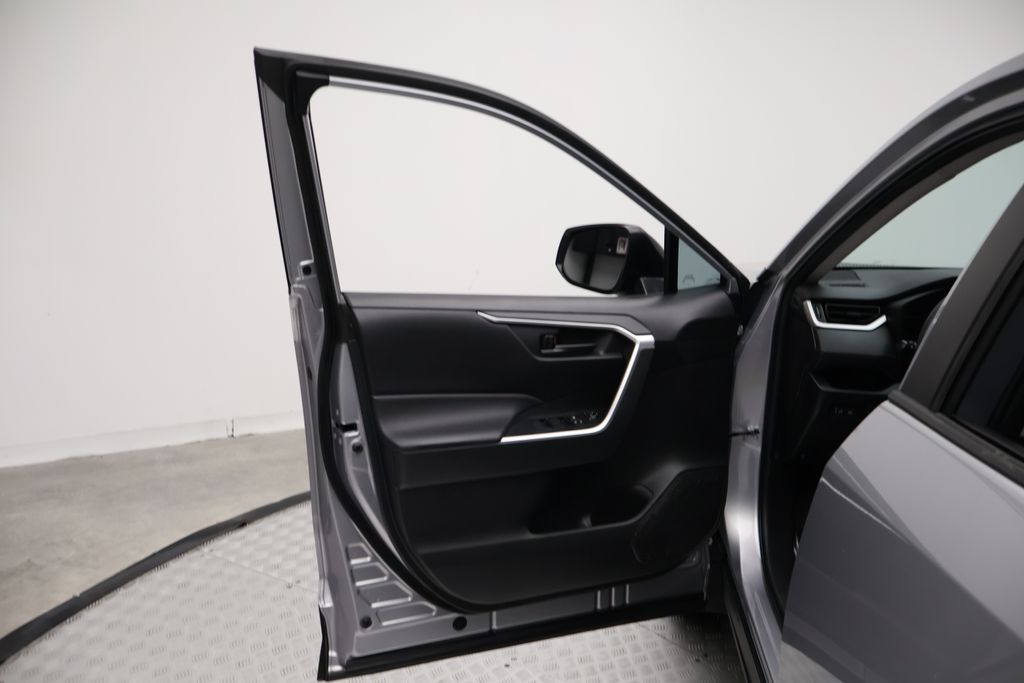 Thumbnail: 2024 Toyota RAV4 - 16