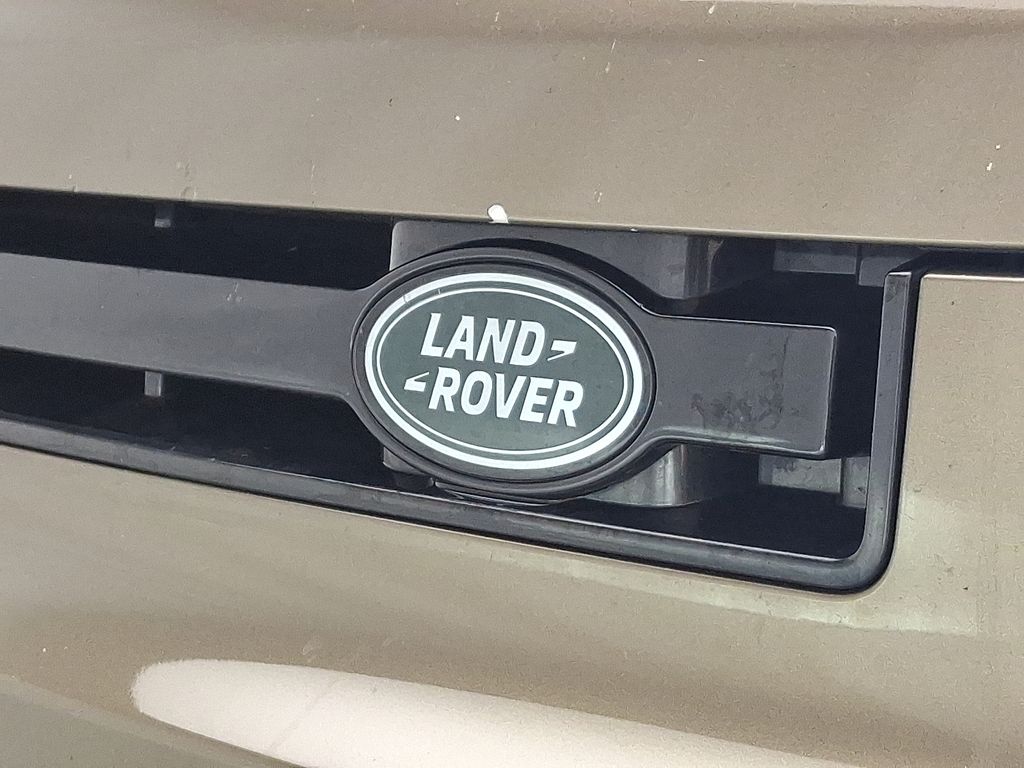 Thumbnail: 2020 Land Rover Defender - 29