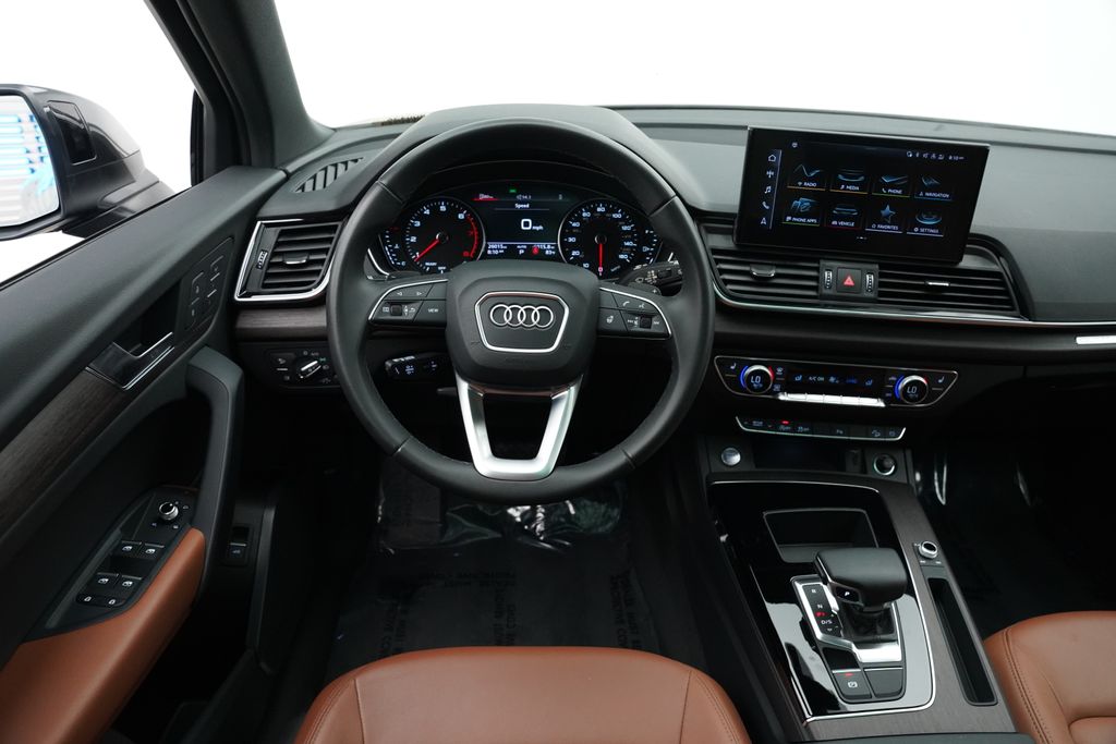 Thumbnail: 2023 Audi Q5 - 9