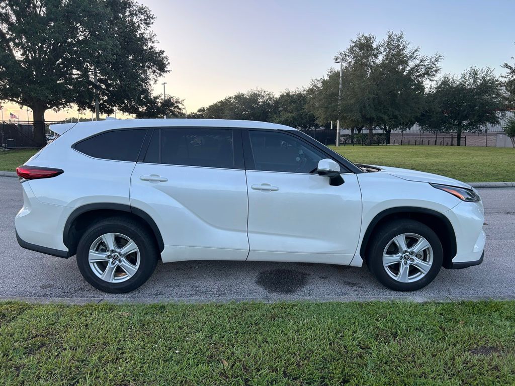 Thumbnail: 2021 Toyota Highlander - 6