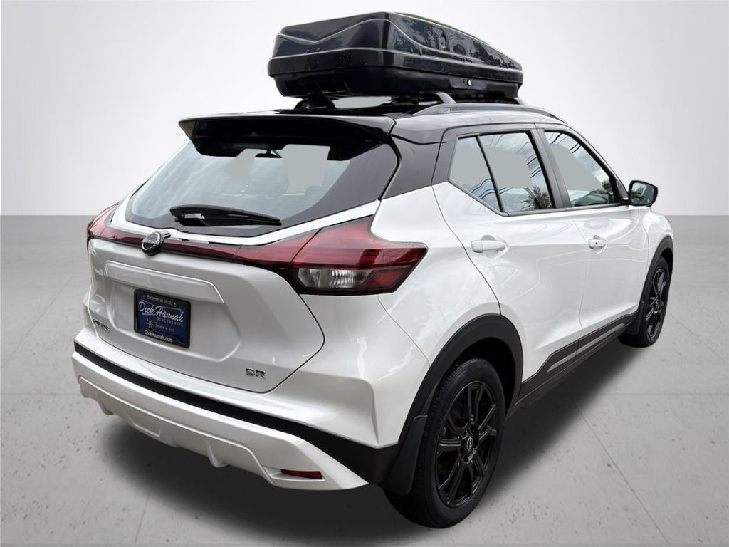 2023 Nissan Kicks SR