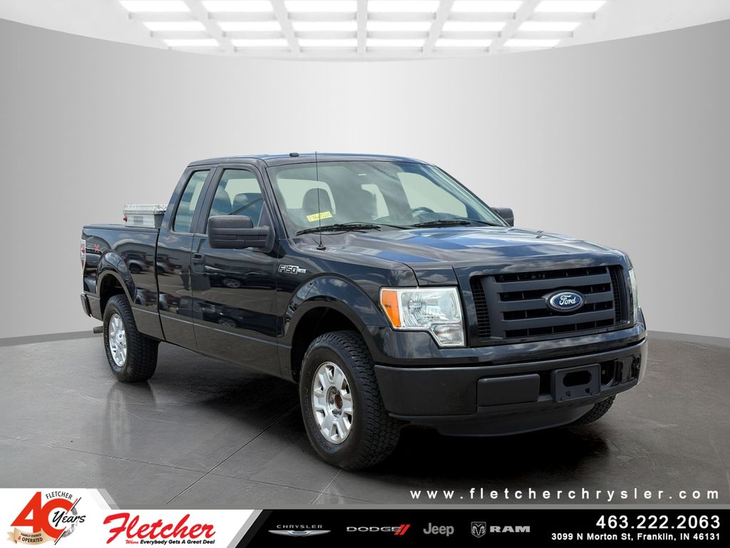 Tuxedo Black Metallic 2011 Ford F-150 Pickup Truck 4X2 6-Speed Automatic