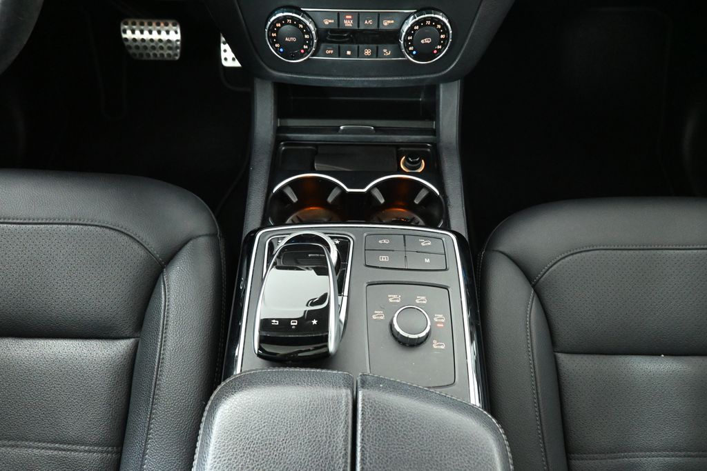 Thumbnail: 2016 Mercedes-Benz GLE - 25