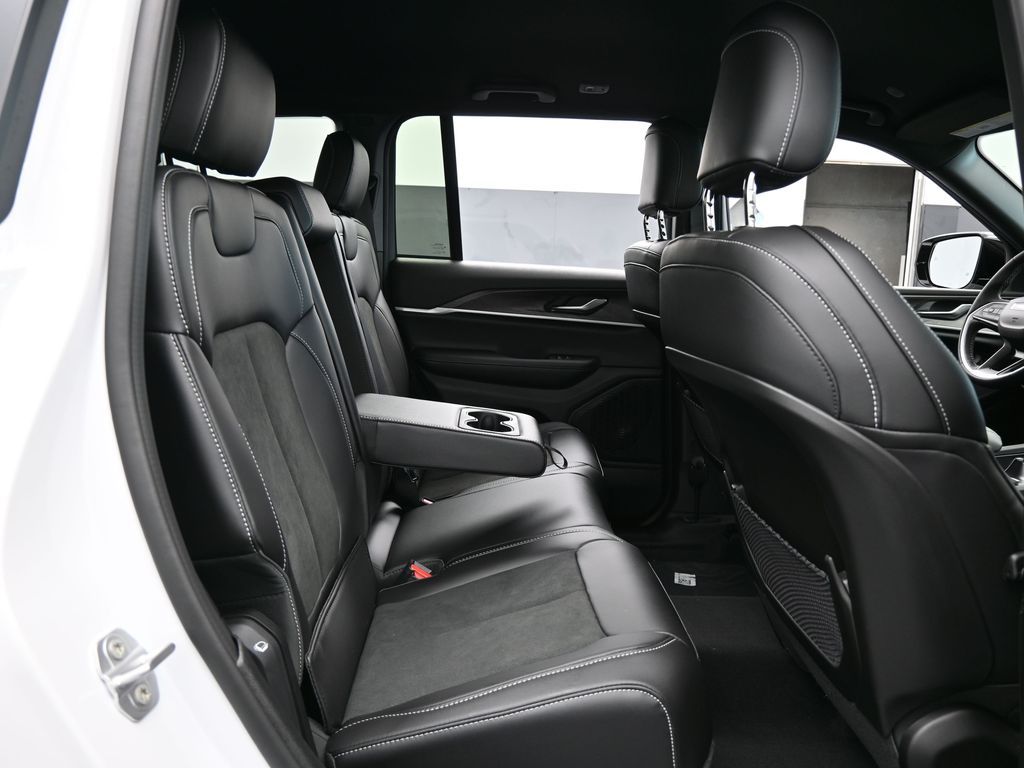 New 2026 Bright White Clearcoat Jeep Laredo image 39