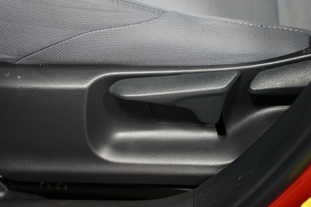 Thumbnail: 2021 Toyota Corolla - 31
