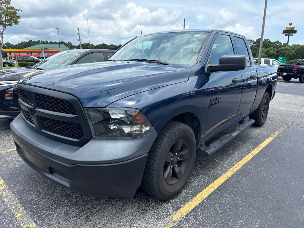 2021 RAM 1500 Azul (Patriot Blue Pearlcoat) Camioneta 4X2 8 velocidades Automática