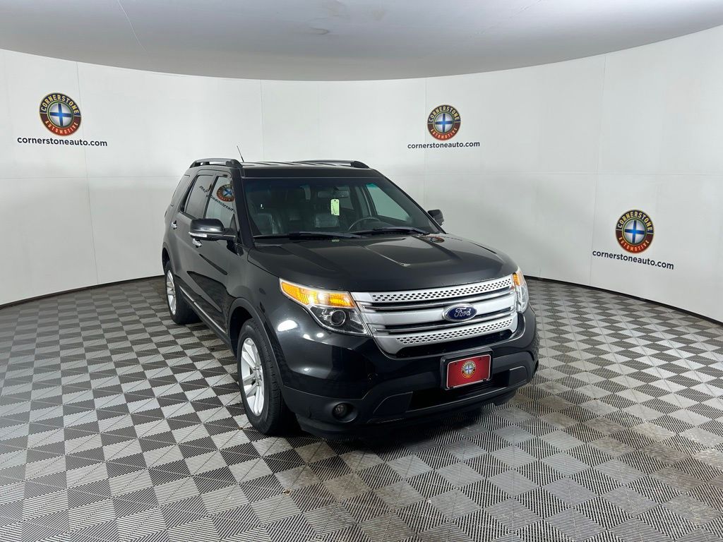 Used 2013 Black Ford XLT image 18