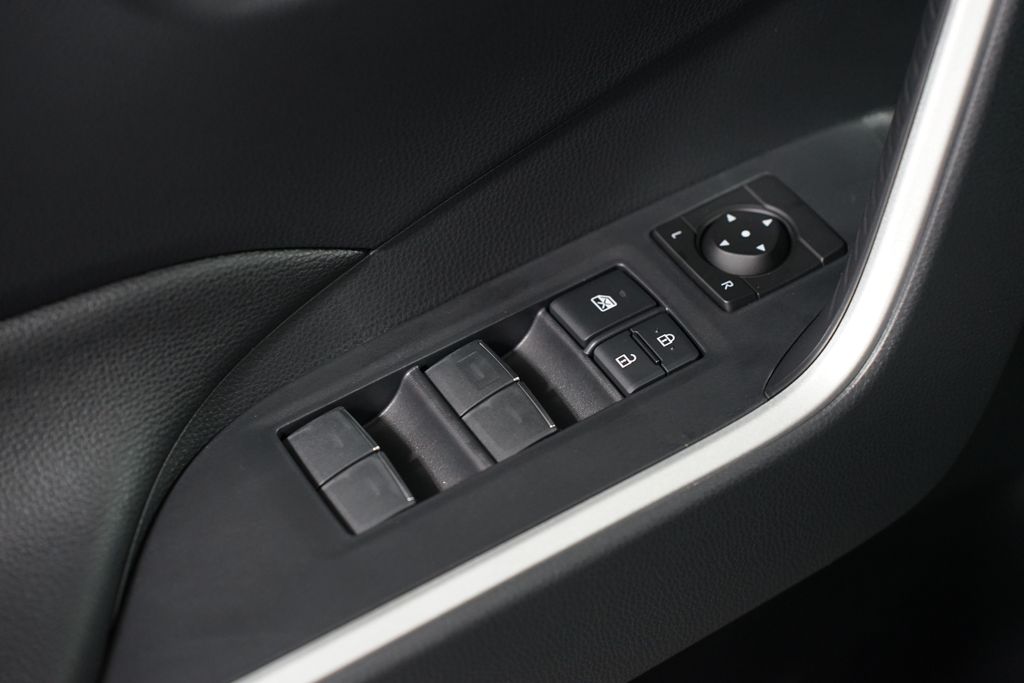 Thumbnail: 2025 Toyota RAV4 - 31