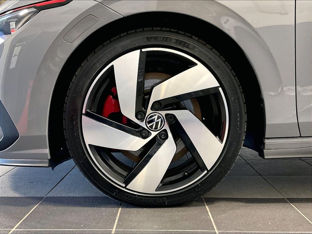 2022 Volkswagen Golf GTI — photo 7