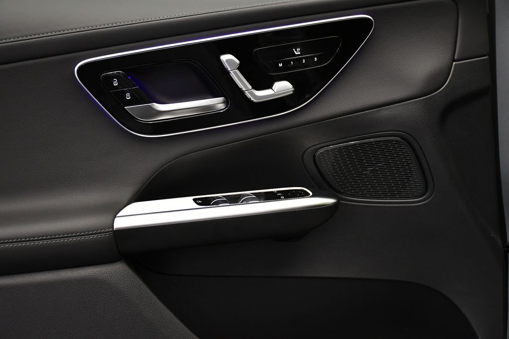 Thumbnail: 2026 Mercedes-Benz GLC - 32