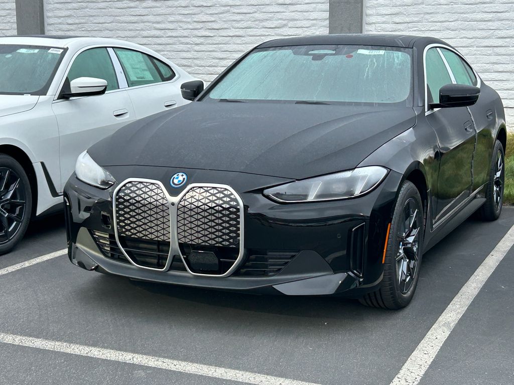 Thumbnail: 2025 BMW i4 - 2