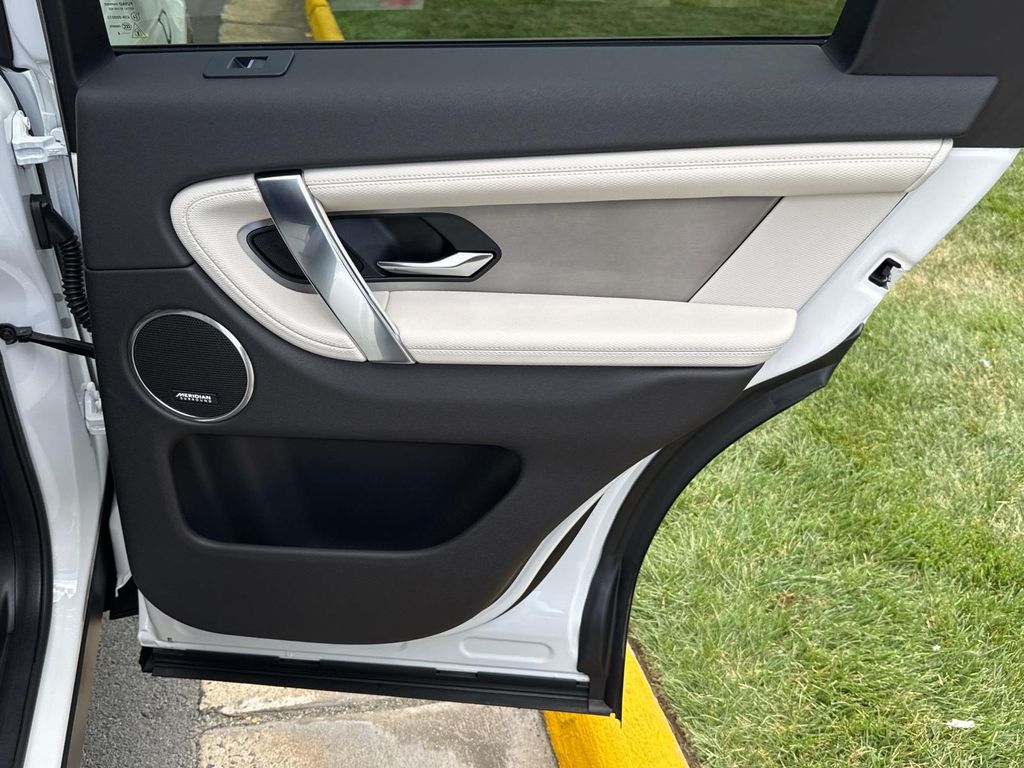 Thumbnail: 2025 Land Rover Discovery Sport - 22