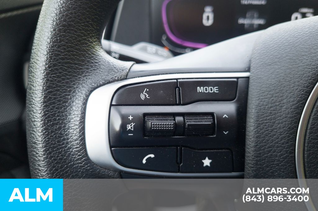 Used 2025 Silver Kia LX image 28