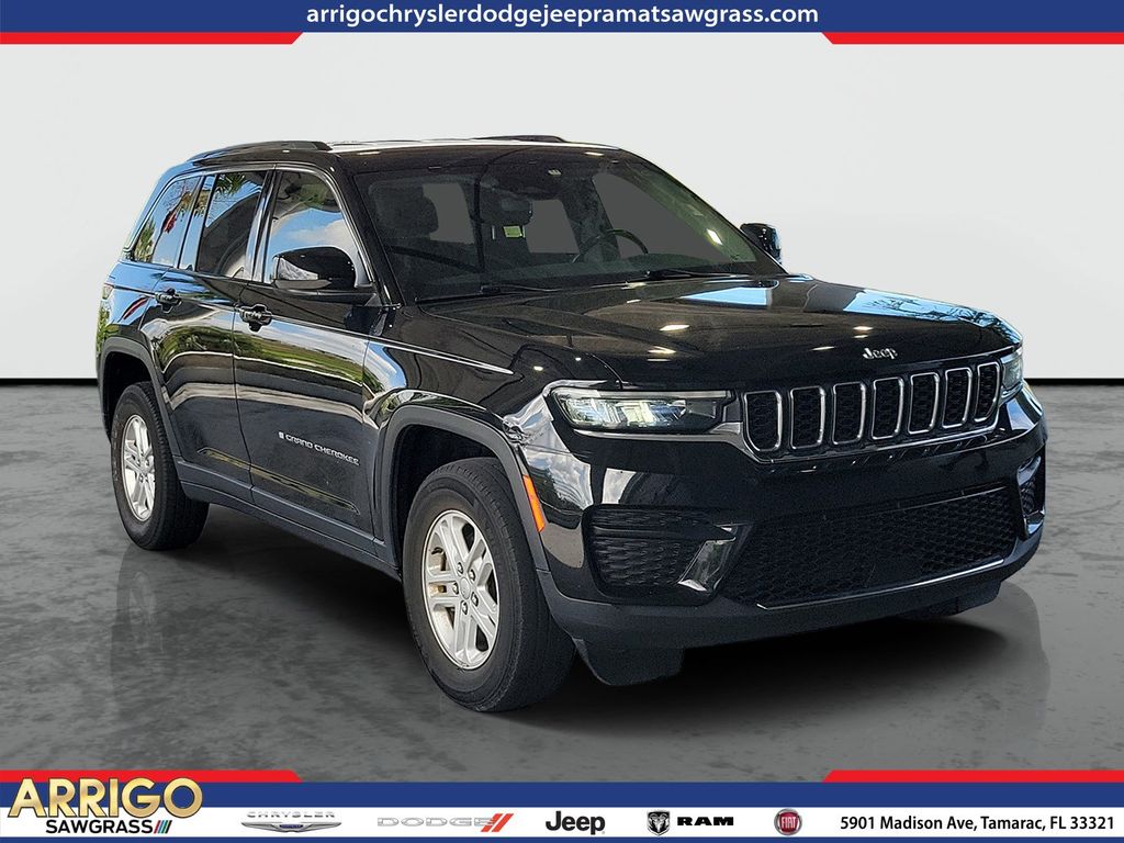 Diamond Black 2023 Jeep Grand Cherokee SUV / Crossover Four-Wheel Drive 8-Speed Automatic