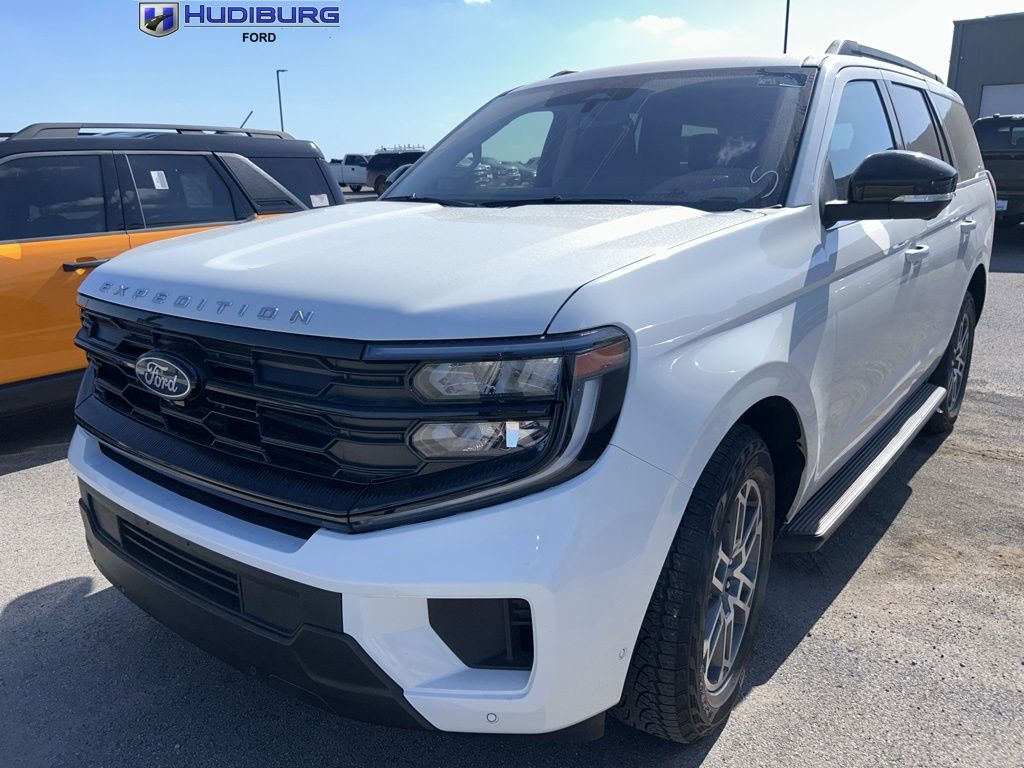 White Metallic 2025 Ford Expedition Active 4WD SUV / Crossover Four-Wheel Drive Automatic