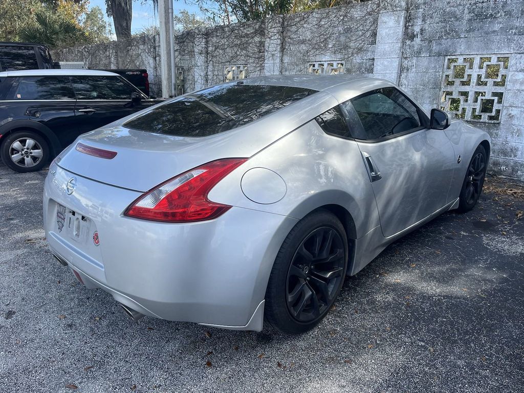 2015 Nissan 370Z Base 2