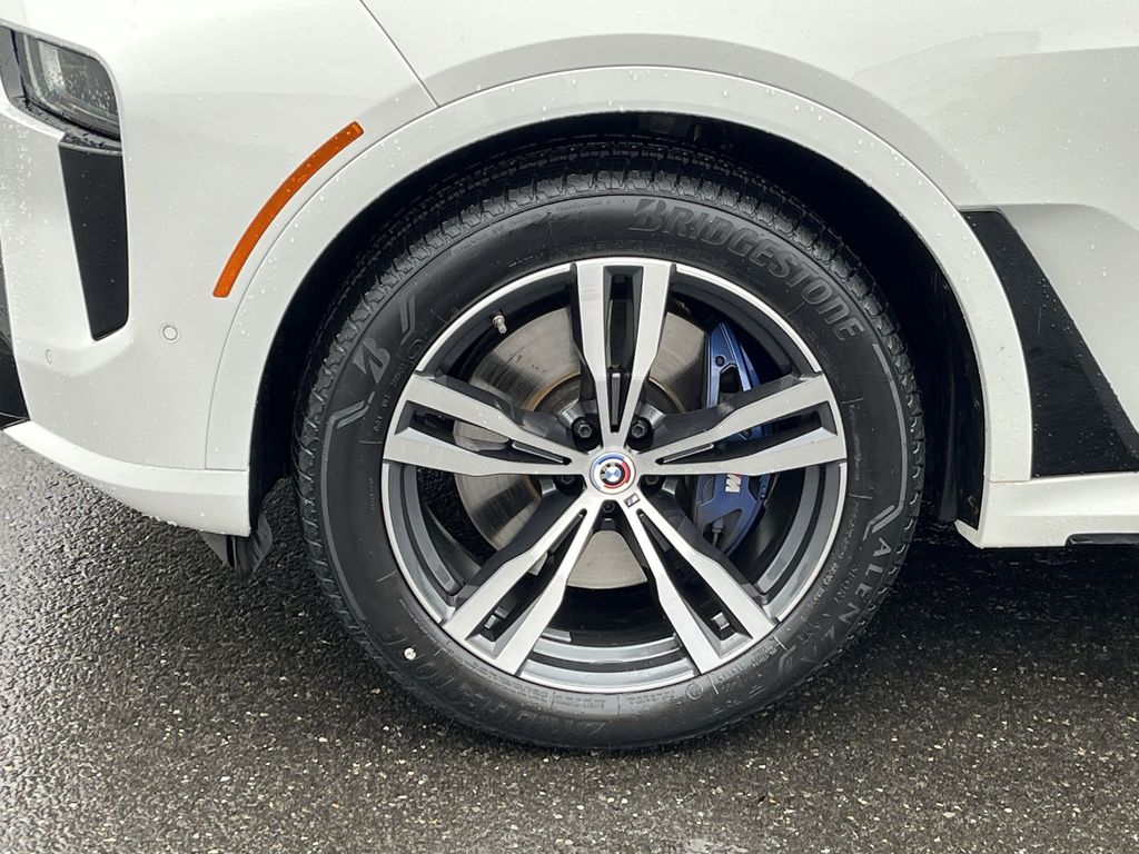 Thumbnail: 2023 BMW X7 - 10