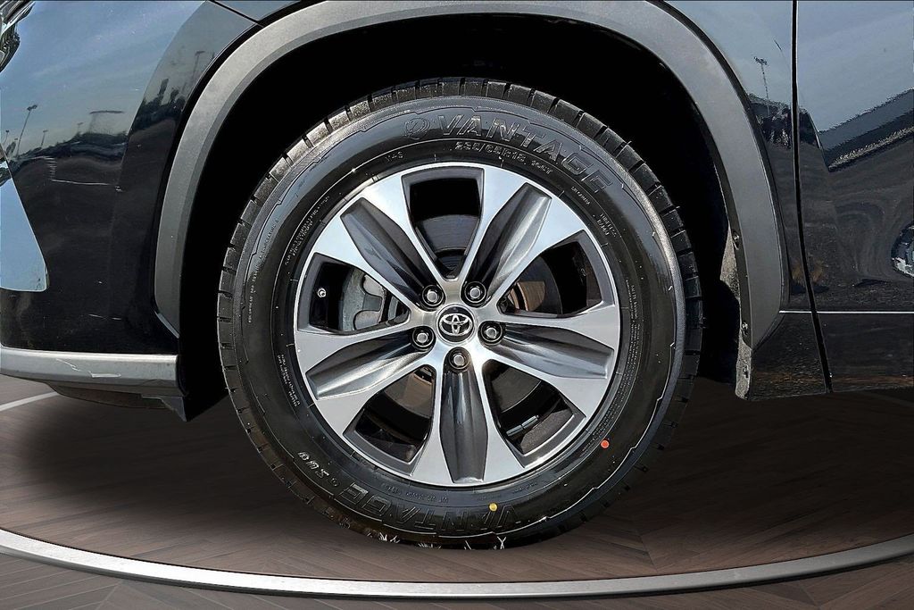 Used 2022 Toyota Highlander SUV