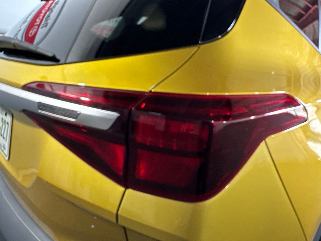 Thumbnail: 2022 Kia Seltos - 18