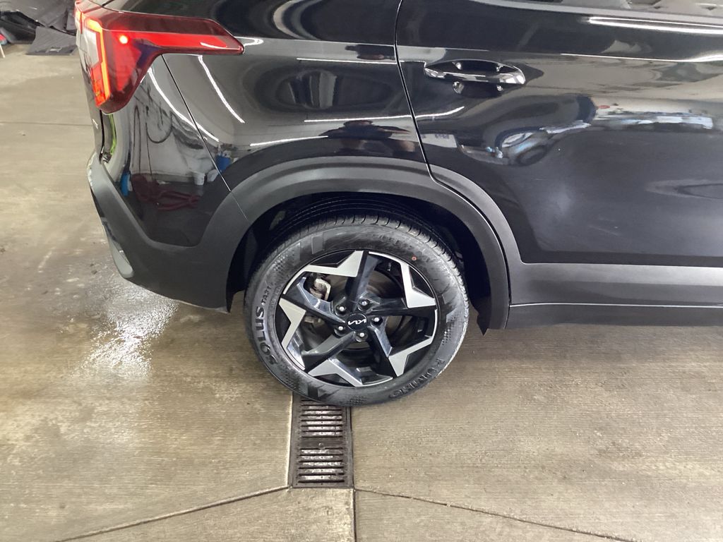 Used 2025 Kia Seltos SUV
