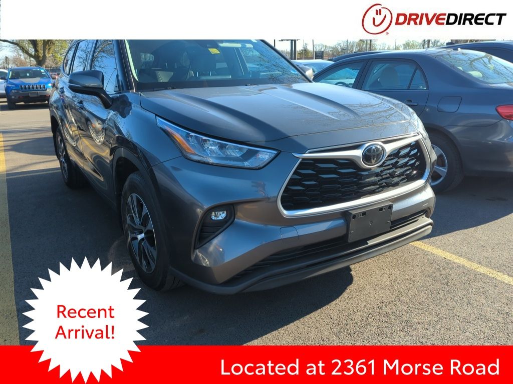 Magnetic Gray Metallic 2020 Toyota Highlander XLE AWD SUV / Crossover All-Wheel Drive 8-Speed Automatic