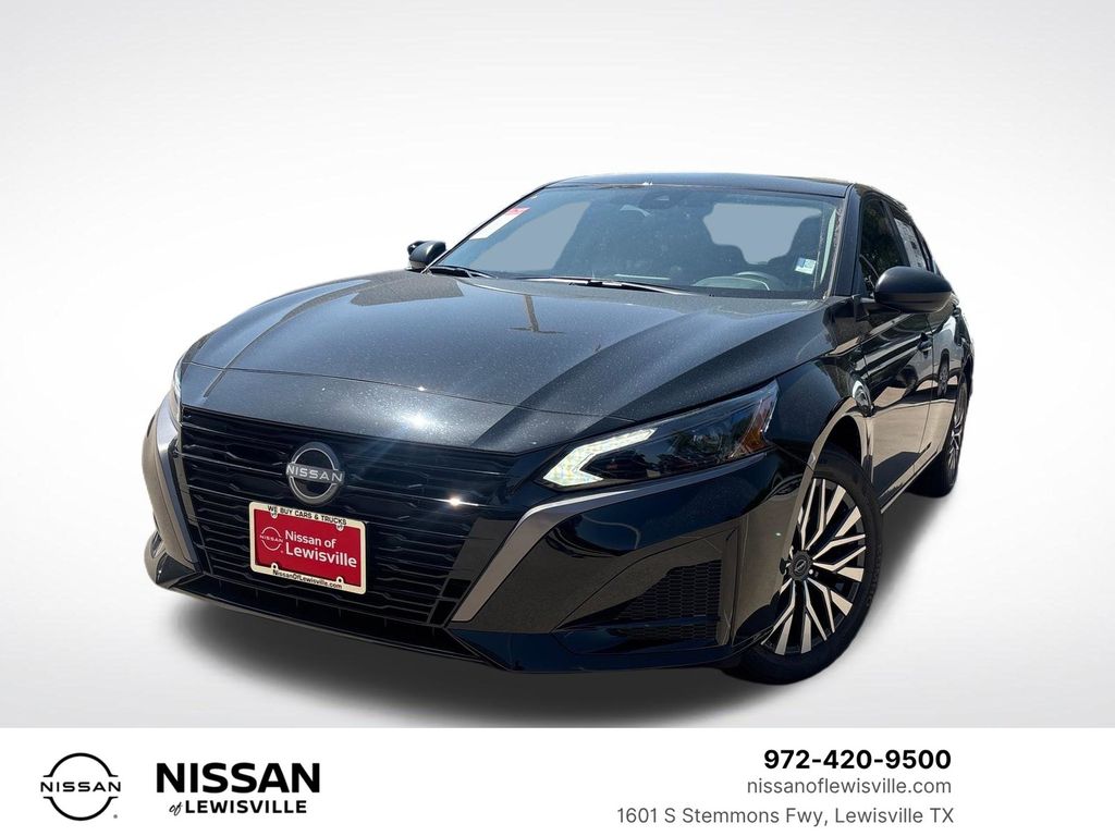 Super Black Clearcoat 2026 Nissan Altima Sedan All-Wheel Drive Continuously Variable Transmission