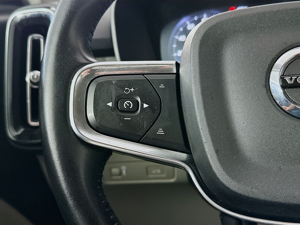 VolvoXC4025