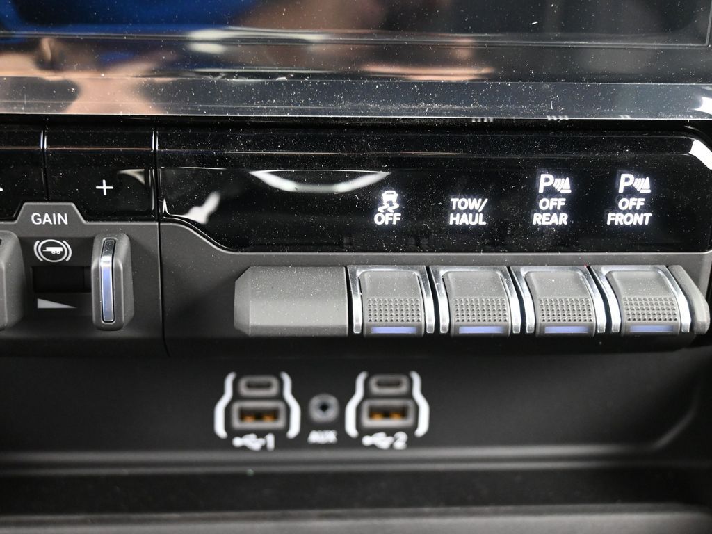 New 2026 Bright White Clearcoat Ram Laramie image 21