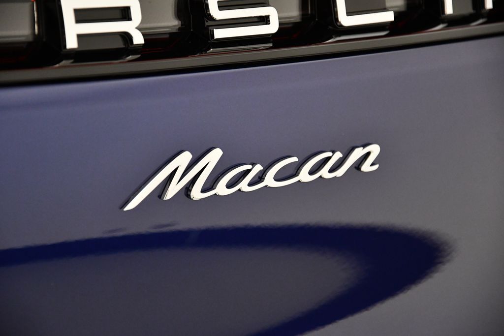 Thumbnail: 2025 Porsche Macan - 10
