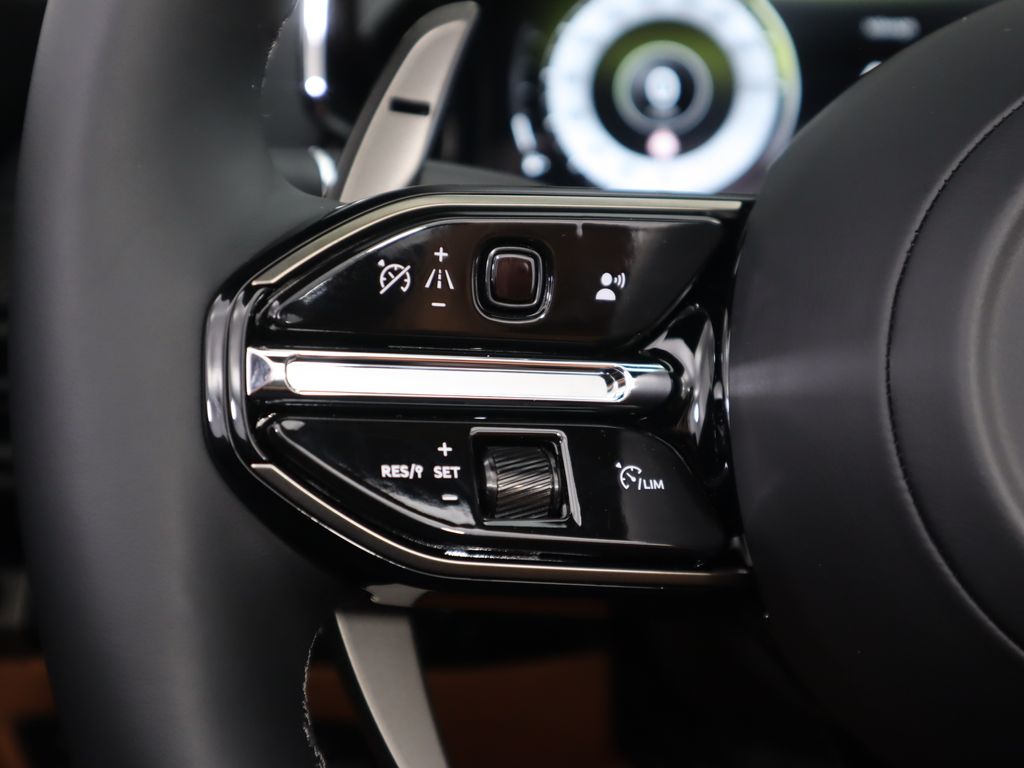 Thumbnail: 2026 Aston Martin Vantage - 19