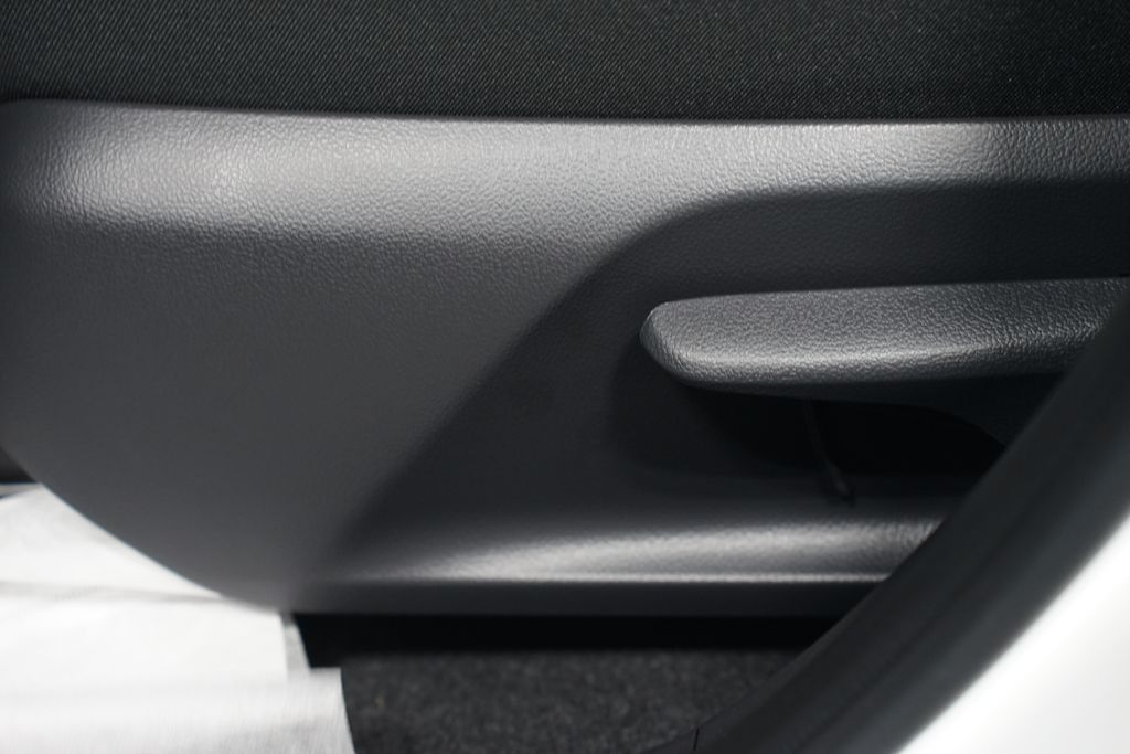 Thumbnail: 2025 Toyota RAV4 - 31