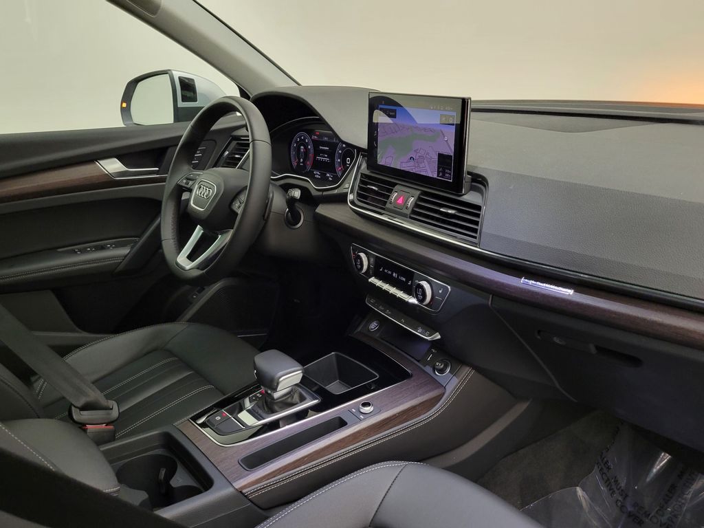 Thumbnail: 2023 Audi Q5 - 15