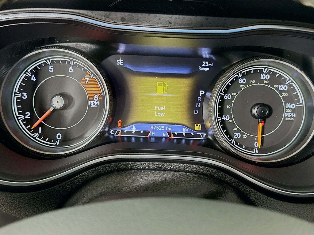 Thumbnail: 2021 Jeep Cherokee - 12