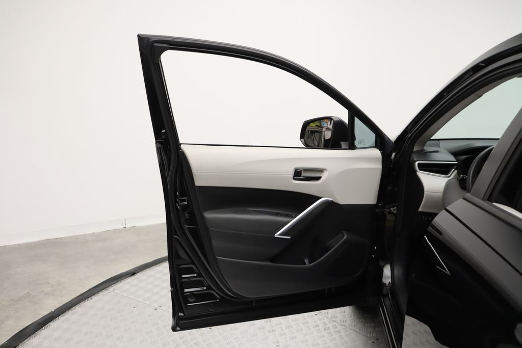 2022 Toyota Corolla Cross L 16