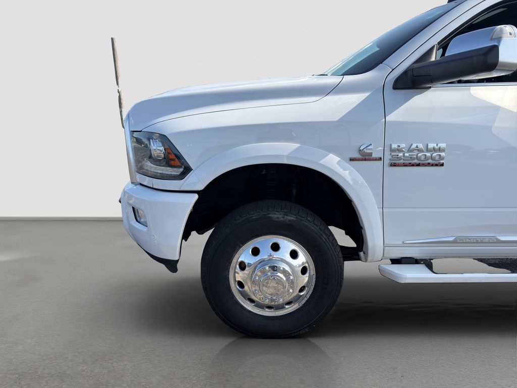 Used 2018 White Ram Laramie Longhorn image 22