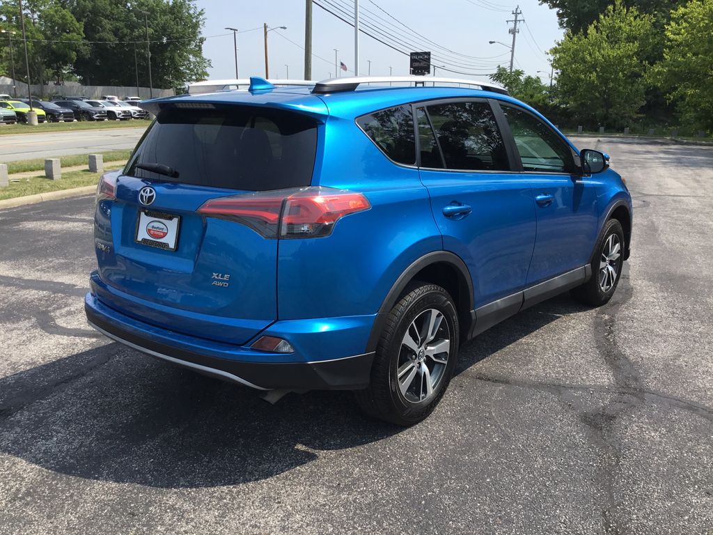 Thumbnail: 2018 Toyota RAV4 - 5