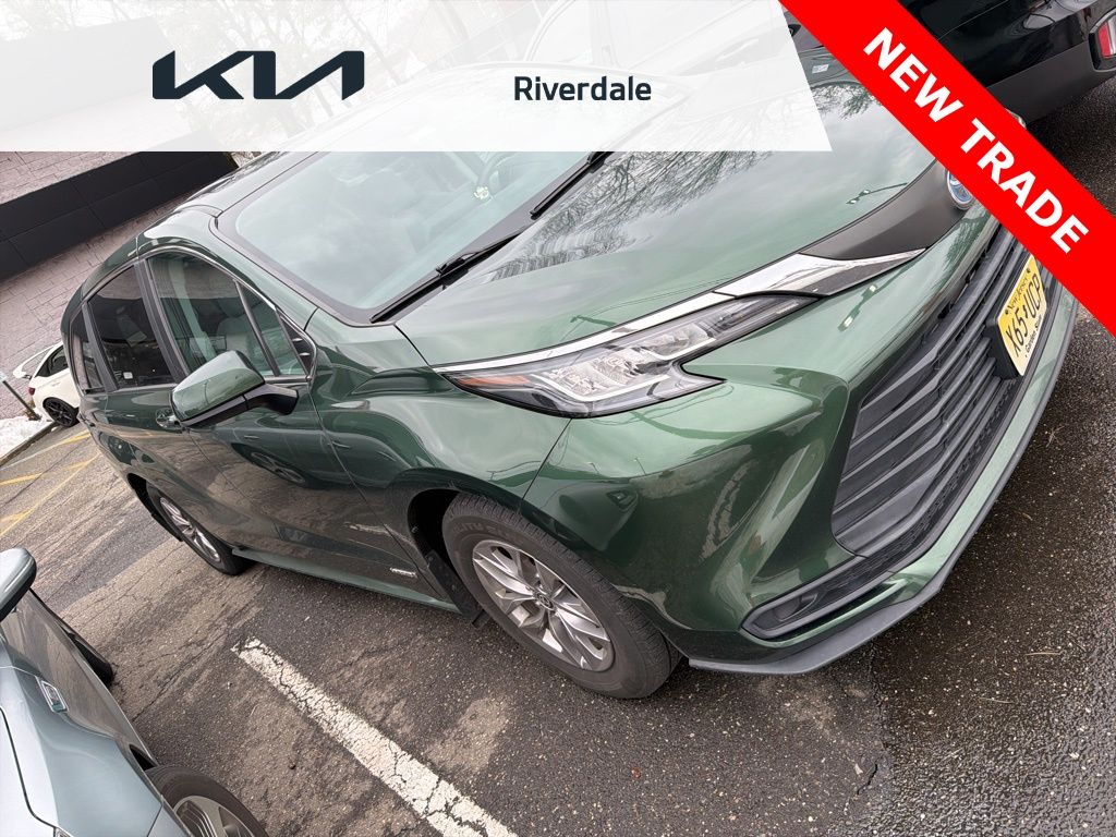 2021 Toyota Sienna LE 8-Passenger AWD