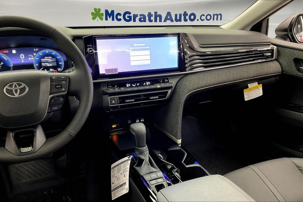 2025 Toyota Camry XLE photo 7
