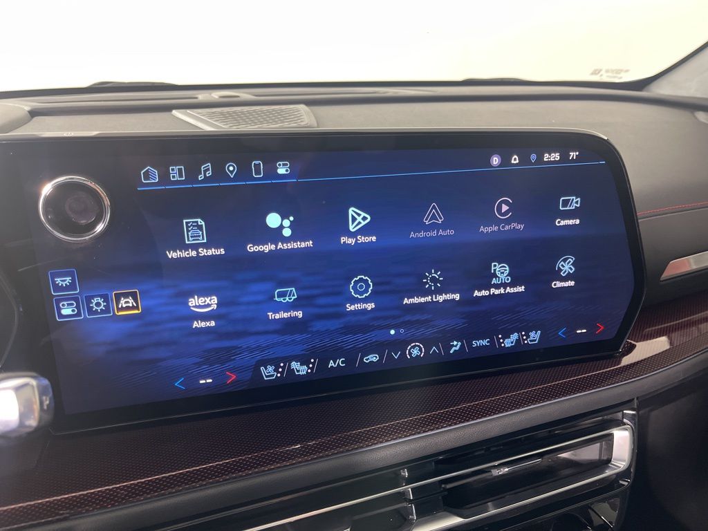 Thumbnail: 2024 Chevrolet Traverse - 30