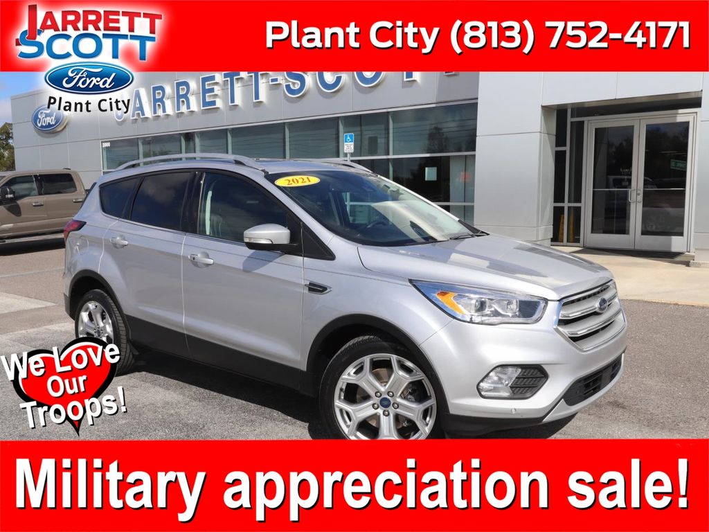 Ingot Silver Metallic 2019 Ford Escape Titanium AWD SUV / Crossover All-Wheel Drive 6-Speed Automatic