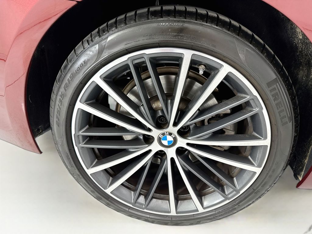 Thumbnail: 2023 BMW 5 Series - 32