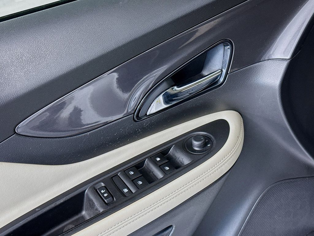 Thumbnail: 2019 Buick Encore - 23