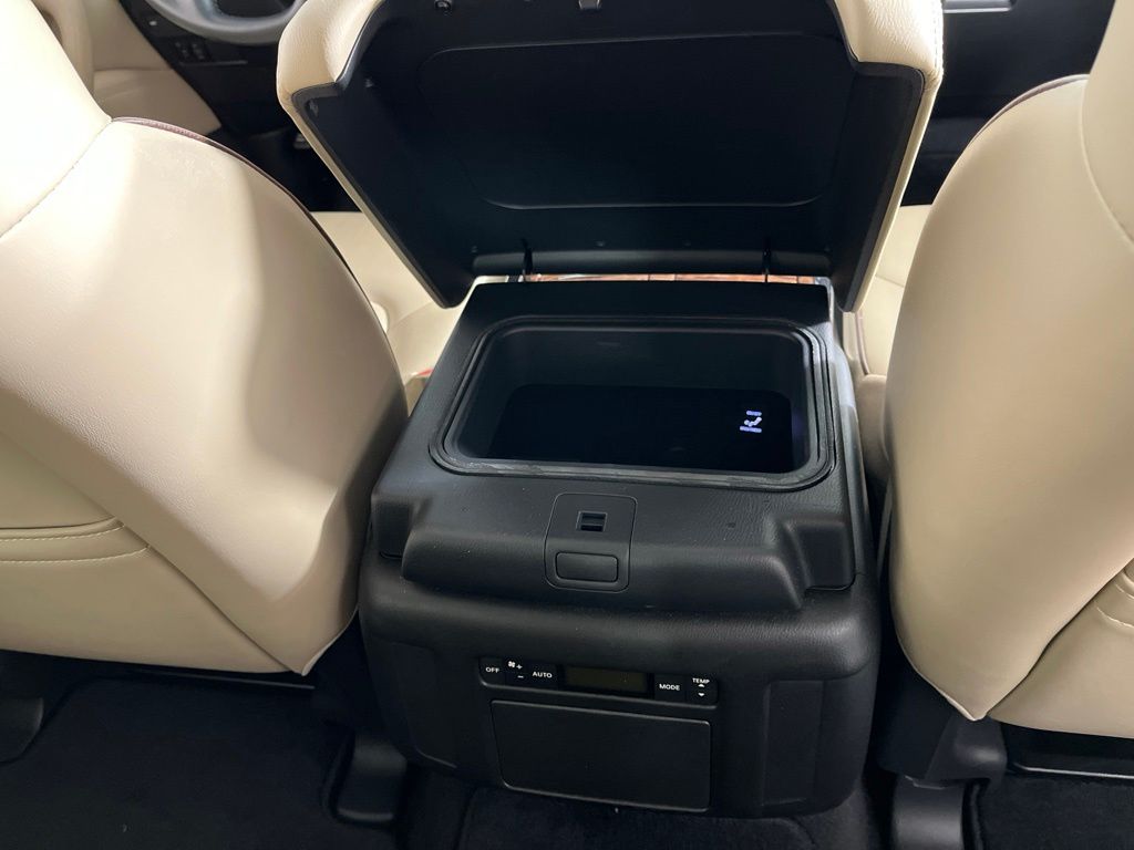 Thumbnail: 2017 Nissan Armada - 19