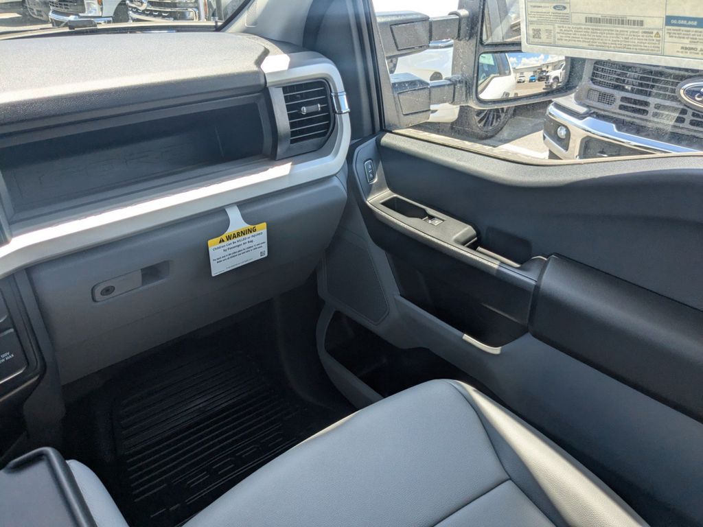 2025 Ford F-350 Super Duty XL
