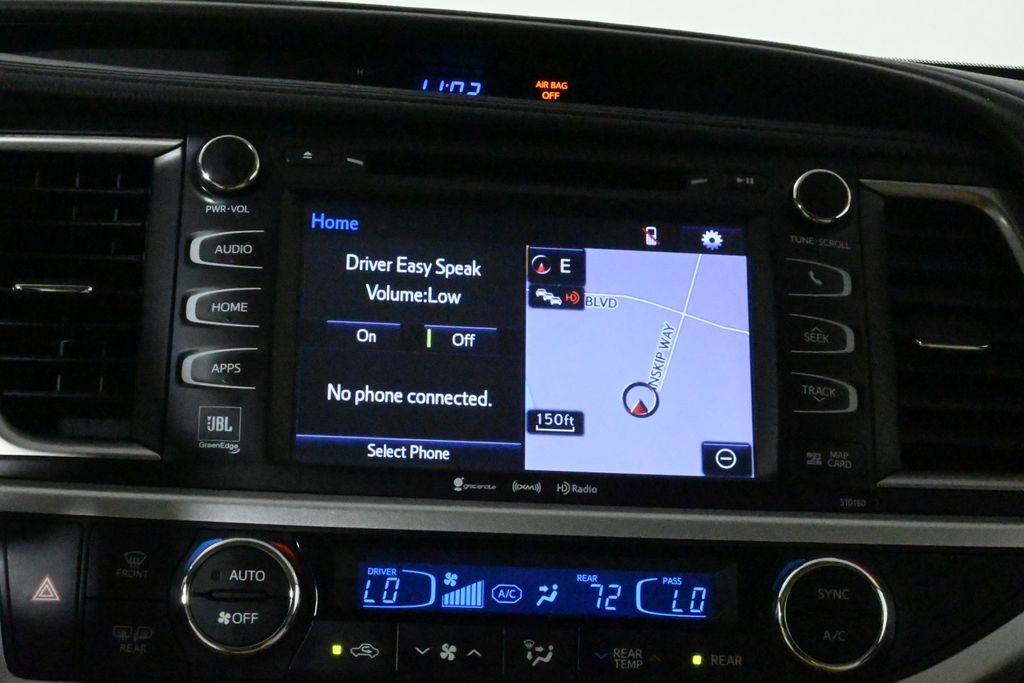 Thumbnail: 2016 Toyota Highlander - 23