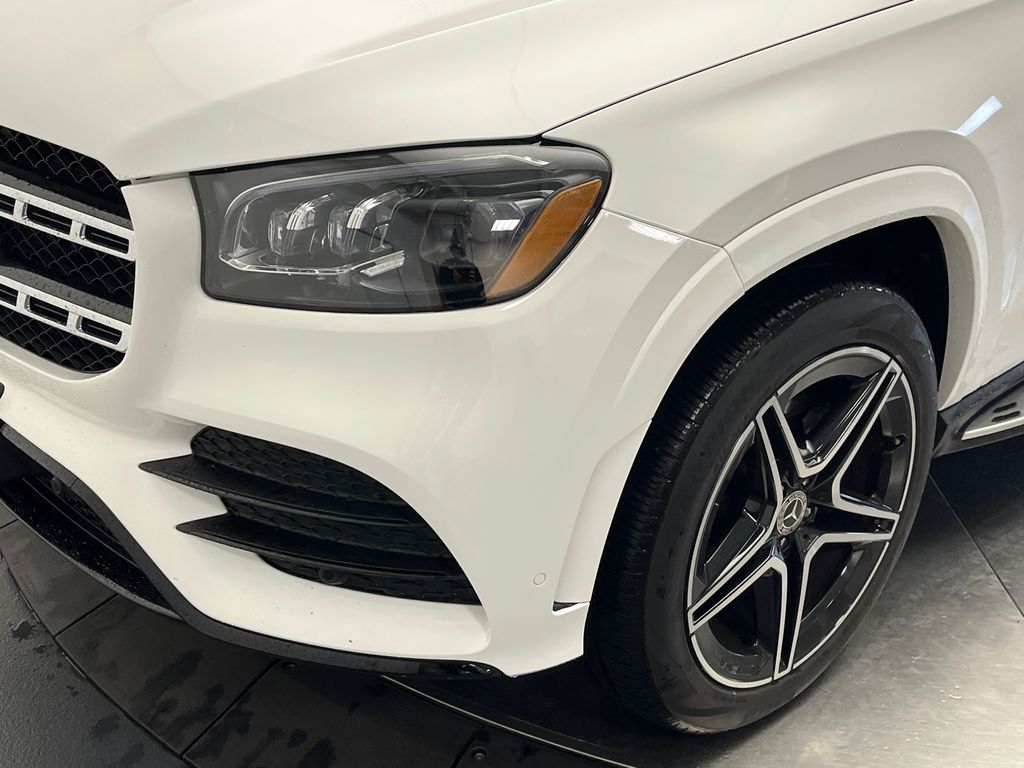 2023 Mercedes-Benz GLS 450 4MATIC 9