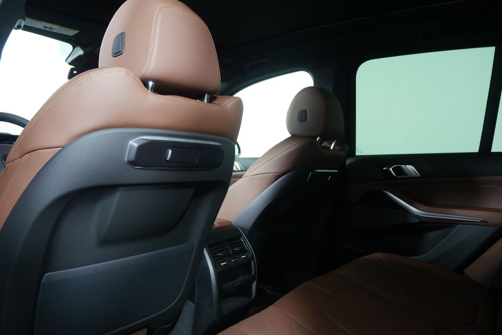 Thumbnail: 2026 BMW X5 - 16