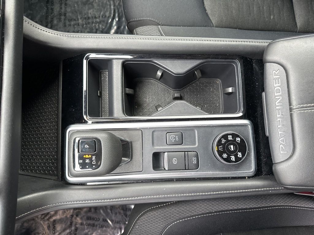 2024 Nissan Pathfinder SV photo